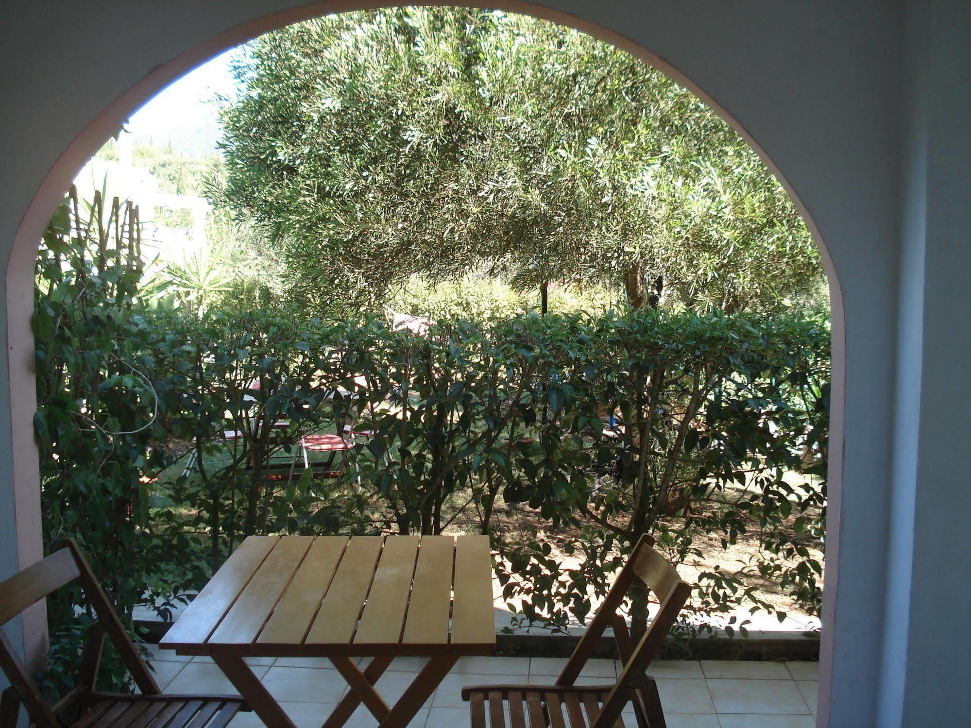 Villa Avra Dassia  Bagian luar foto